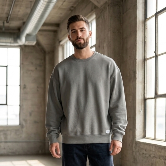 Hollister Other - Hollister Gray Oversized Crewneck Sweatshirt Small Relaxed Fit Fleece Streetwear